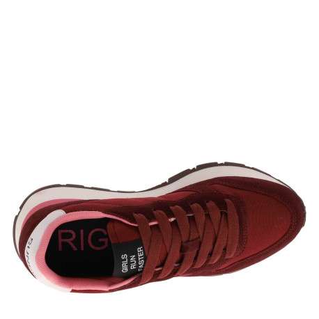 Baskets running bordeaux à talon plat avec un logo brodé aux côtés - Image 4