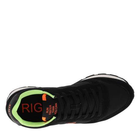 Baskets running noires à semelle crantée et un logo brodé sur les côtés - Image 4