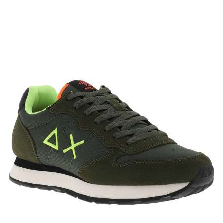 Baskets running kaki à semelle crantée et un logo brodé sur les côtés - Image 3
