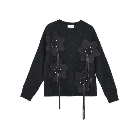Pull noir avec des grosses fleurs à coupe droite et à col rond