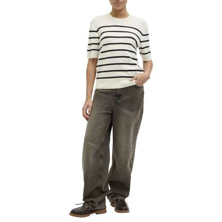 Pull beige orné d'un motif à rayures noires et pourvu d'un col rond - Image 5