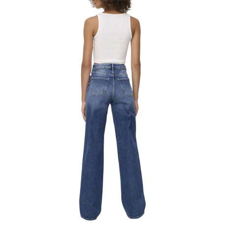 Jean bleu uni en coton avec une coupe flare et un effet délavé - Image 4
