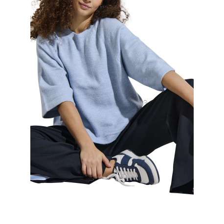 Pull bleu clair uni à coupe droite avec un col rond et des manches 3/4 - Image 3
