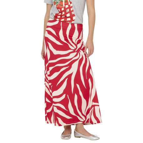 Jupe longue rouge avec des motifs floraux et une coupe fluide - Image 3