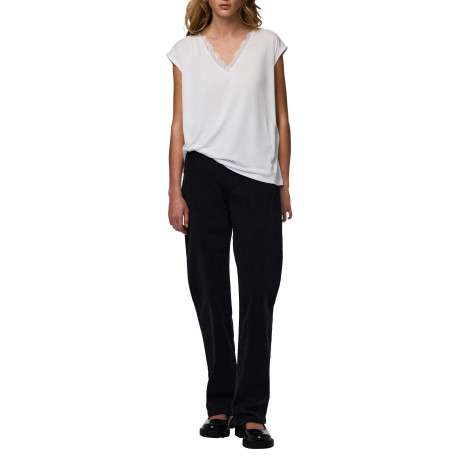 T-shirt blanc uni avec une coupe droite et un col V en dentelle - Image 3