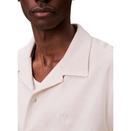 Chemise en coton écrue unie avec une coupe droite et un col cubain - Image 3