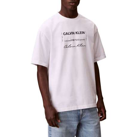 T-shirt en coton blanc à imprimé écritures avec une coupe droite et un col rond