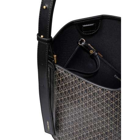 Sac porté épaule noir muni d'une anse ajustable avec des motifs monogrammes - Image 3