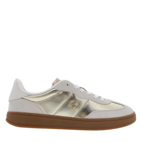 Tennis en cuir or à talon plat avec des lacets et logo en pièce métallique - Image 2