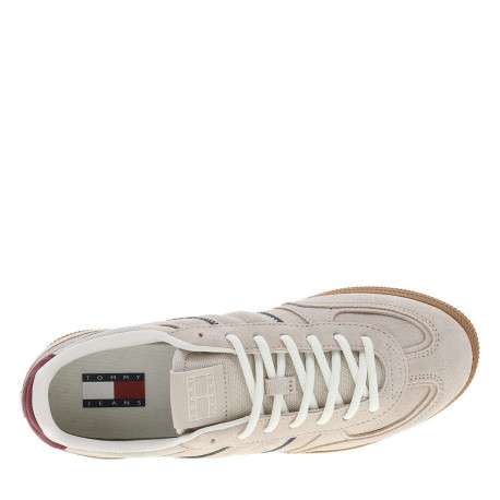 Tennis en cuir sable à talon plat avec des lacets et un revêtement doux - Image 4