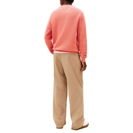 Pull en coton biologique rose à coupe ajustée pourvu d'un col rond - Image 3