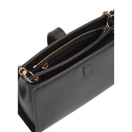 Sac à bandoulière noir pourvu d'un rabat aimanté avec le logo de la marque - Image 4