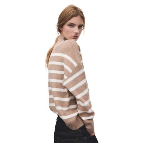 Pull beige à rayures blanches avec une coupe droite et un col montant - Image 5