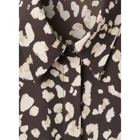 Chemisier chocolat à motif animalier imprimé avec une coupe droite - Image 7