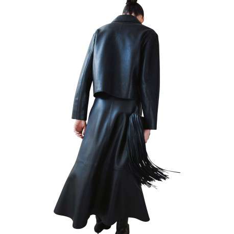 Jupe midi noire uni en simili-cuir avec une coupe évasée et fermeture zippée - Image 3