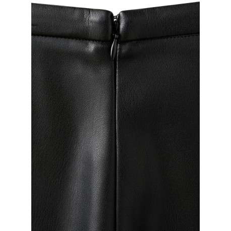 Jupe midi noire uni en simili-cuir avec une coupe évasée et fermeture zippée - Image 4