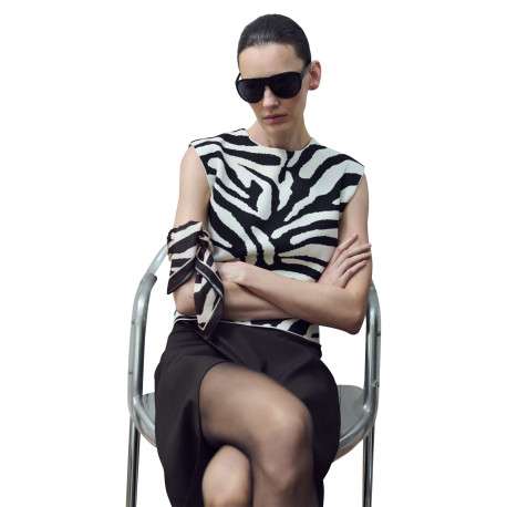 Foulard noir et blanc satiné à motif animalier imprimé all-over - Image 5