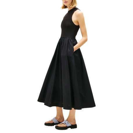 Robe longue en coton noire unie avec une coupe cintrée et un col rond - Image 4