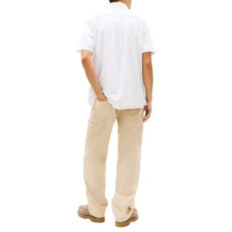 Chemise en coton bleu clair à rayures avec une coupe droite et un col à revers - Image 3