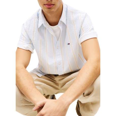 Chemise en coton bleu clair à rayures avec une coupe droite et un col à revers - Image 5