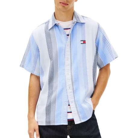 Chemise en coton bleu clair à rayures avec une coupe droite et un col à revers - Image 2