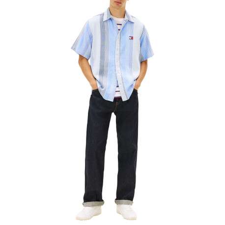 Chemise en coton bleu clair à rayures avec une coupe droite et un col à revers - Image 4
