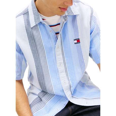 Chemise en coton bleu clair à rayures avec une coupe droite et un col à revers - Image 5