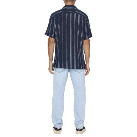 Chemise marine à rayures avec une coupe droite et un col à revers - Image 2