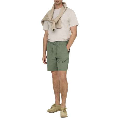 Short vert uni en coton et lin mélangé avec une coupe droite - Image 4