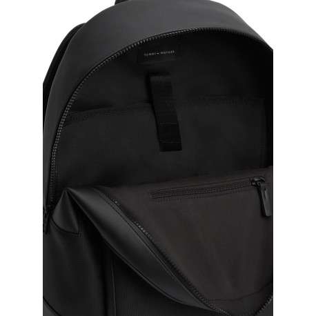 Sac à dos noir pourvu de fermetures zippées et du nom de la marque - Image 4