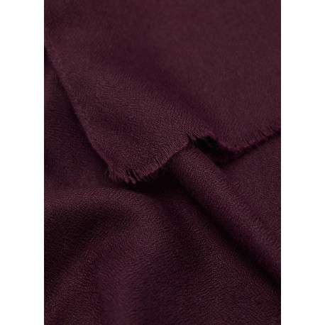 Foulard prune uni en maille fine avec des bords effilochés - Image 3