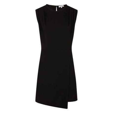 Robe courte noire unie avec une coupe cintrée et un col rond
