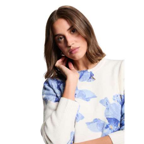 Pull bleu ciel imprimé floral avec une coupe droite et un col rond - Image 4