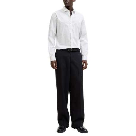 Chemise en coton blanche à motifs géométriques imprimés avec une coupe slim - Image 3