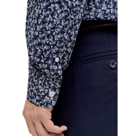Chemise en coton bleu marine à motif floral imprimé avec une coupe slim - Image 7