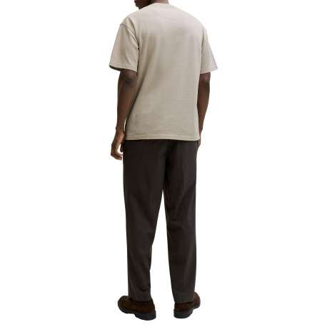 T-shirt beige uni basique avec une coupe droite et un col rond - Image 4