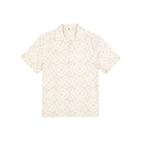 Chemise en coton beige à motifs abstraits imprimés avec une coupe droite