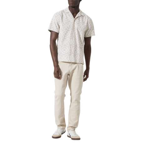 Chemise en coton beige à motifs abstraits imprimés avec une coupe droite - Image 3