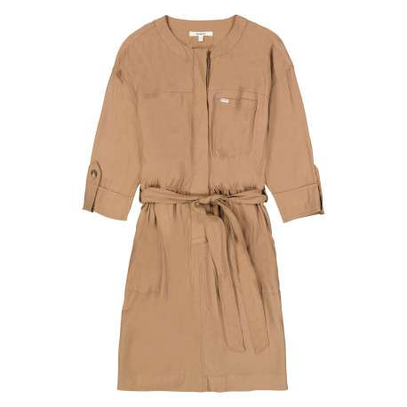 Robe courte taupe unie avec une coupe ajustée et des manches 3/4