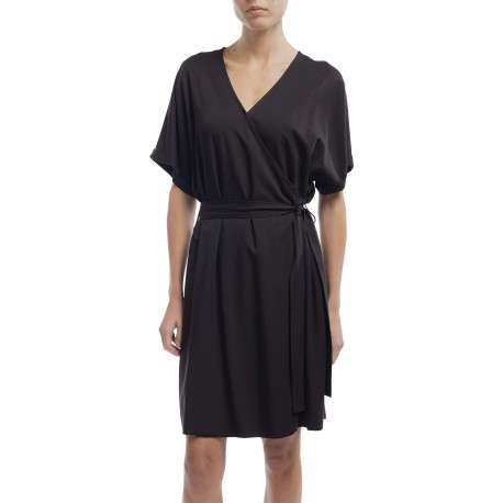 Robe longue noire à coupe droite pourvue d'un col v cache-coeur