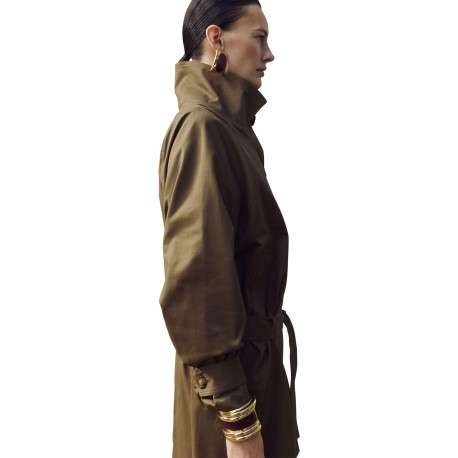 Trench coat long en coton chocolat uni avec une coupe ample et un col montant - Image 5