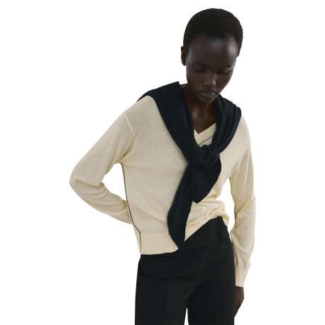 Pull écru uni en maille fine avec une coupe droite et un col v - Image 3