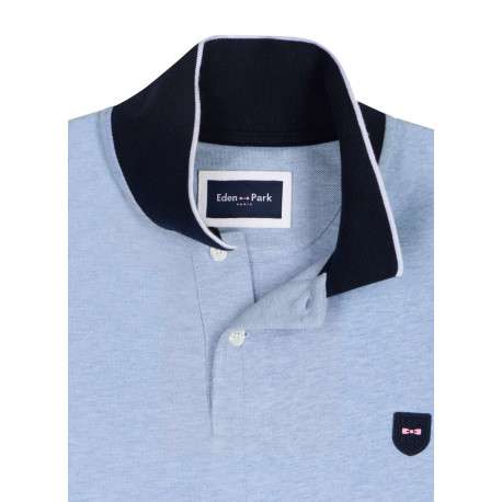 Polo en coton bleu uni avec une coupe droite et un col à revers - Image 2