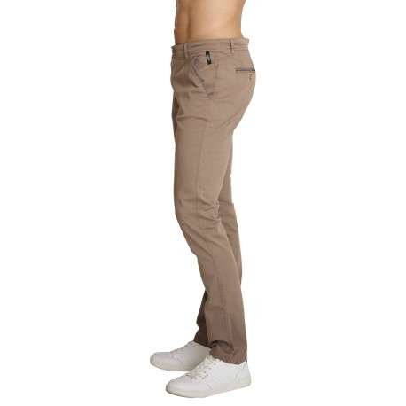 Pantalon chino en coton brun uni avec une coupe ajustée et une taille basse - Image 2