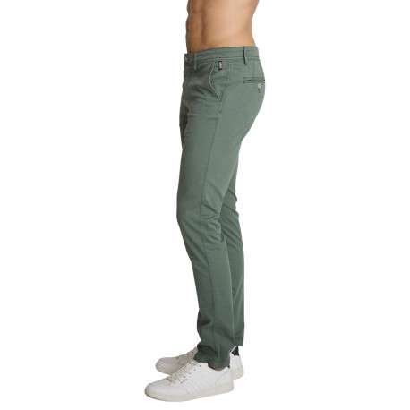 Pantalon chino en coton vert uni avec une coupe ajustée et une taille basse - Image 2