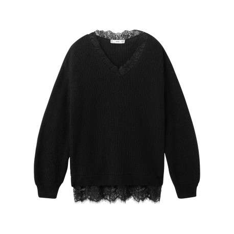Pull noir uni avec uen coupe droite et des manches longues