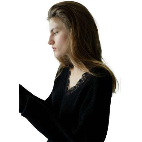 Pull noir uni avec uen coupe droite et des manches longues - Image 5