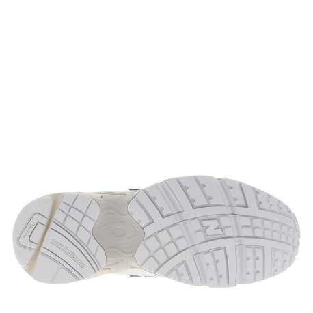Baskets multisport blanches à talon plat en mesh sur le pourtour - Image 5