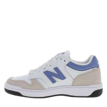 Baskets running blanches avec des talons plats et des lacets plats