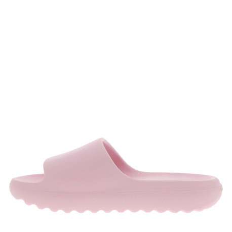 Claquettes roses à talon plat avec le logo de la marque embossé dans la semelle
